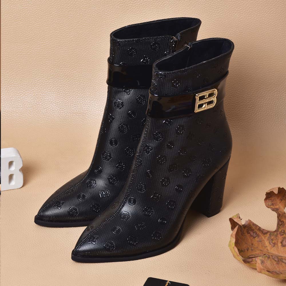 نیم بوت زنانه مدل کلارا