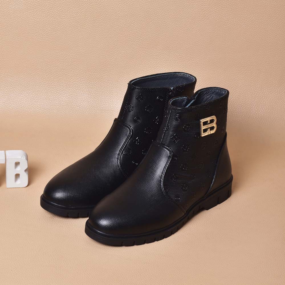 نیم بوت زنانه مدل کلارا