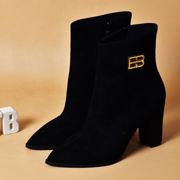 نیم بوت زنانه مدل کارن